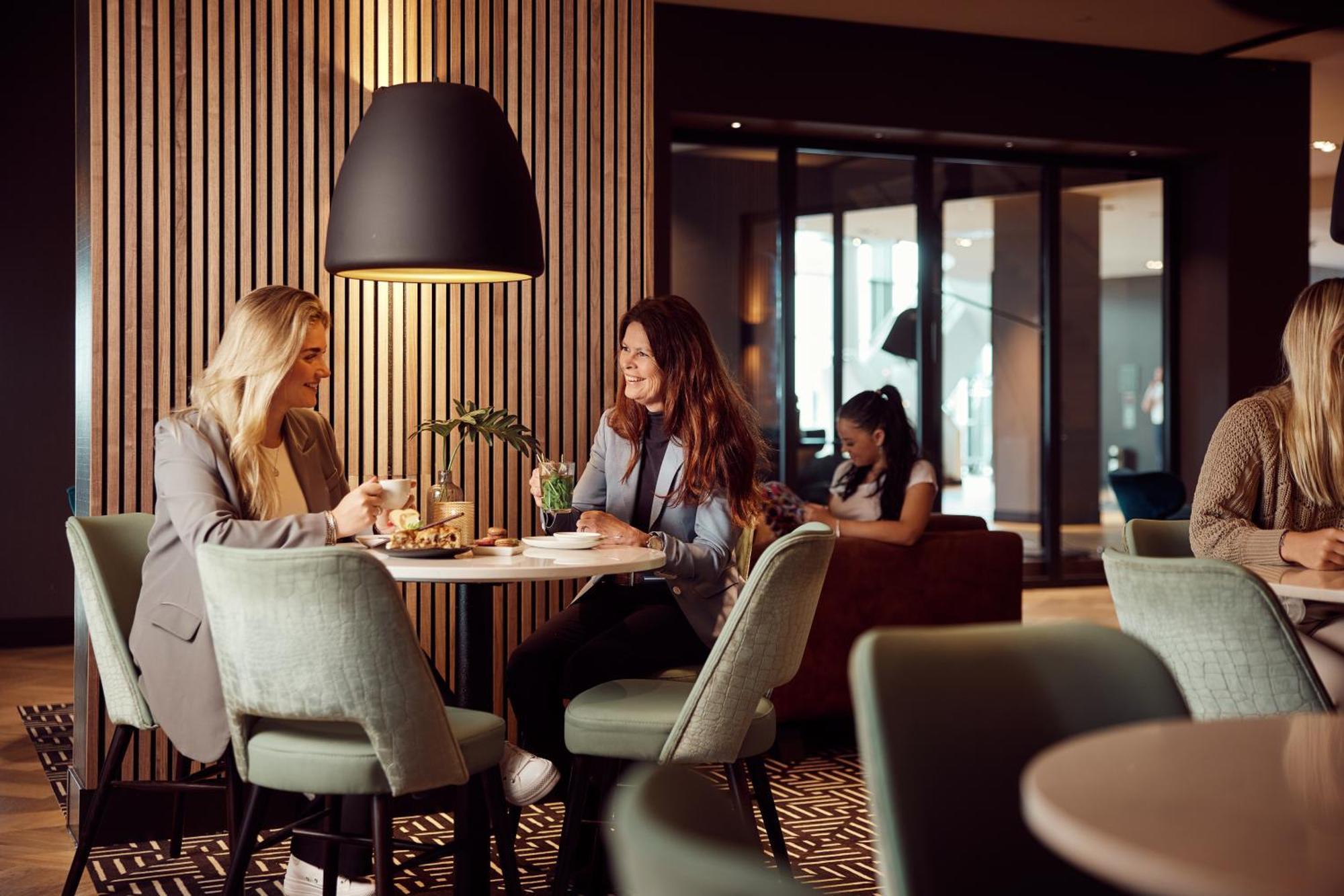 Van Der Valk Hotel Вейнендаал Екстериор снимка