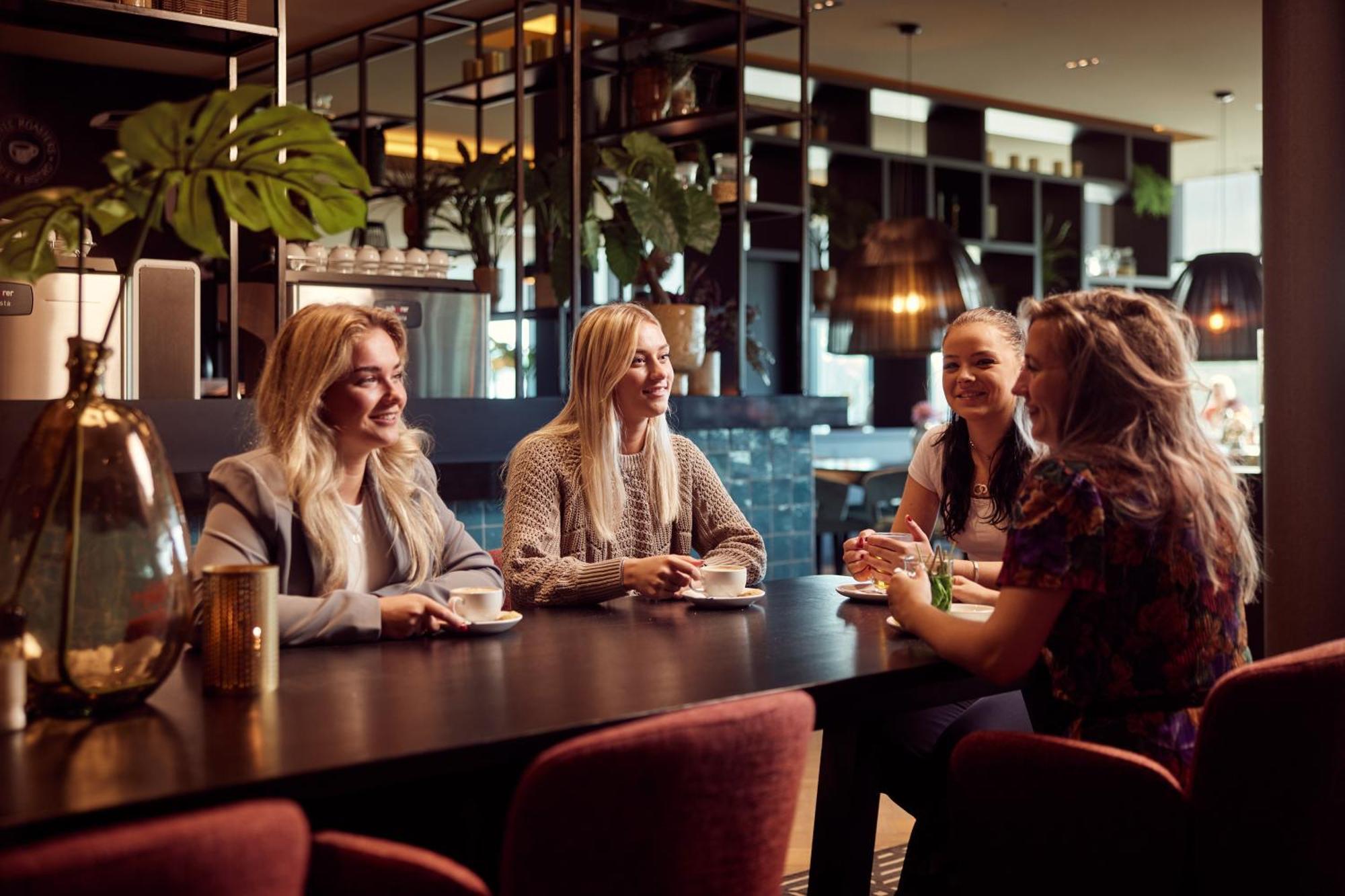 Van Der Valk Hotel Вейнендаал Екстериор снимка